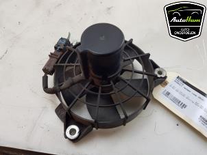Usagé Ventilateur Renault Twingo III (AH) 1.0 SCe 70 12V Prix € 35,00 Règlement à la marge proposé par AutoHam