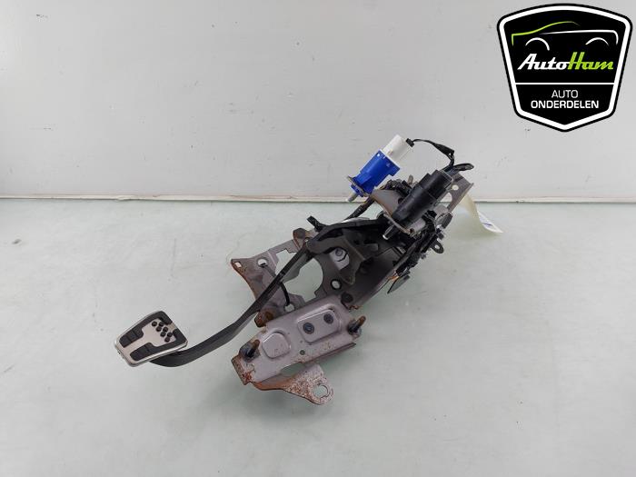 Używane Pedal hamulca Ford Fiesta 6 ST 1.6 ST 16V Cena € 30,00 Procedura marży oferowane przez AutoHam