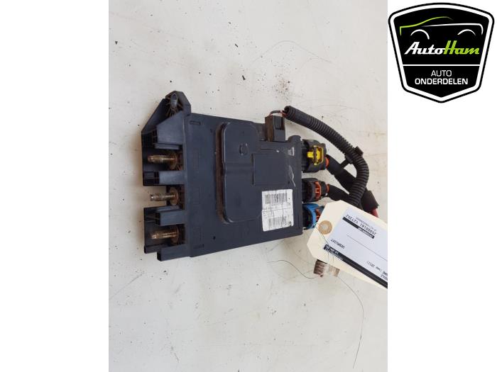 Używane Modul wentylator Renault Megane III Grandtour (KZ) 1.4 16V TCe 130 Cena € 25,00 Procedura marży oferowane przez AutoHam