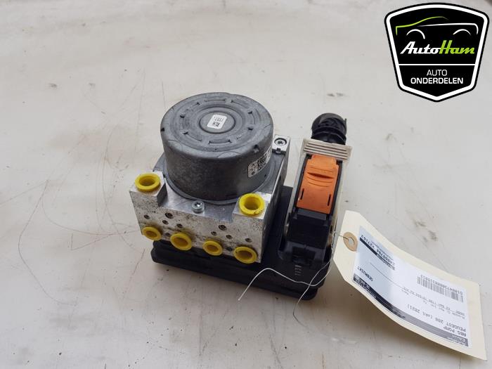 Used ABS pump Peugeot 208 II (UB/UH/UP) 1.2 Vti 12V PureTech 100 Price € 185,00 Margin scheme offered by AutoHam