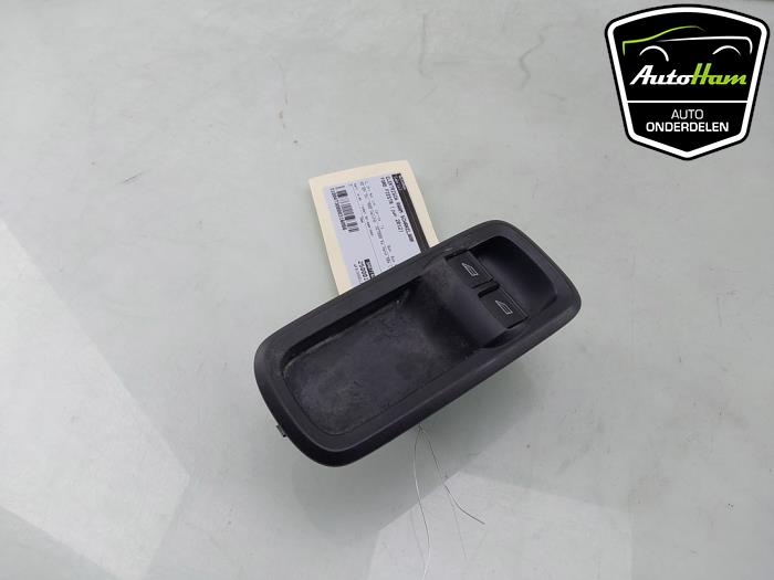 Usados Interruptor de ventanilla eléctrica Ford Fiesta 6 (JA8) 1.6 TDCi 16V ECOnetic Precio € 15,00 Norma de margen ofrecido por AutoHam