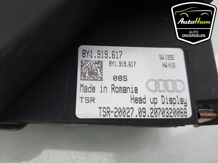Frontscheibenanzeige van een Audi A3 Sportback (8YA) 1.5 35 TFSI 16V Mild Hybrid 2020