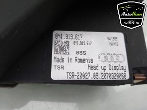 Frontscheibenanzeige van een Audi A3 Sportback (8YA) 1.5 35 TFSI 16V Mild Hybrid 2020