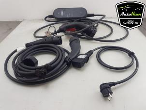 Usados Cable de carga vehículo híbrido Audi E-tron (GEN) 55 quattro Precio € 895,00 Norma de margen ofrecido por AutoHam