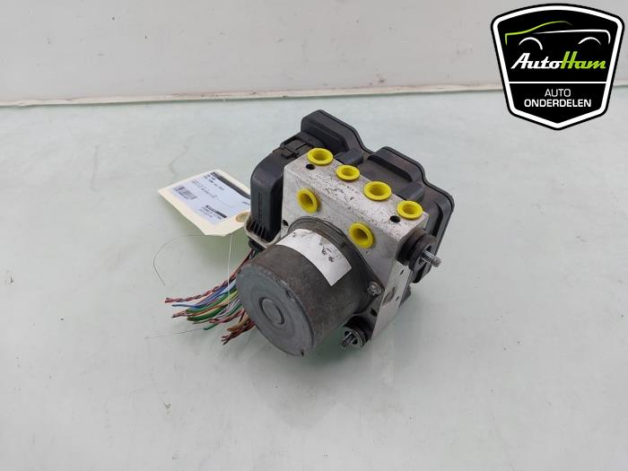 Begagnade ABS-pump Opel Combo Cargo 1.5 CDTI 130 Pris € 70,00 Marginaltabell erbjuds av AutoHam