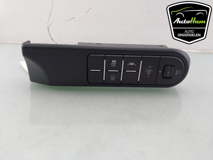 Używane Przelacznik Kia Xceed 1.0 T-GDi 12V Cena € 20,00 Procedura marży oferowane przez AutoHam
