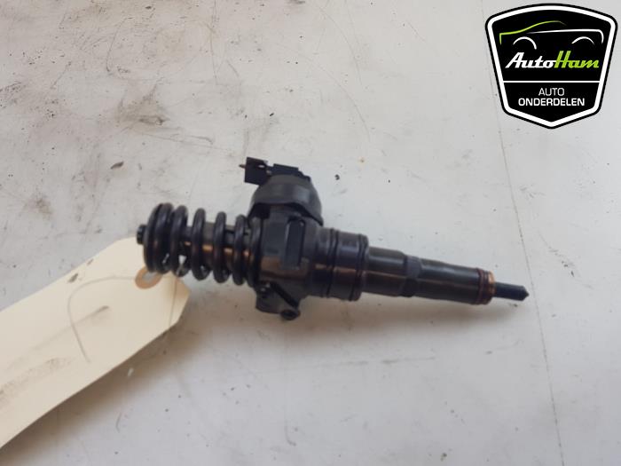Usagé Injecteurs Volkswagen Multivan T5 (7E/7HC/7HF/7HM) 1.9 TDi Prix € 72,60 Prix TTC proposé par AutoHam