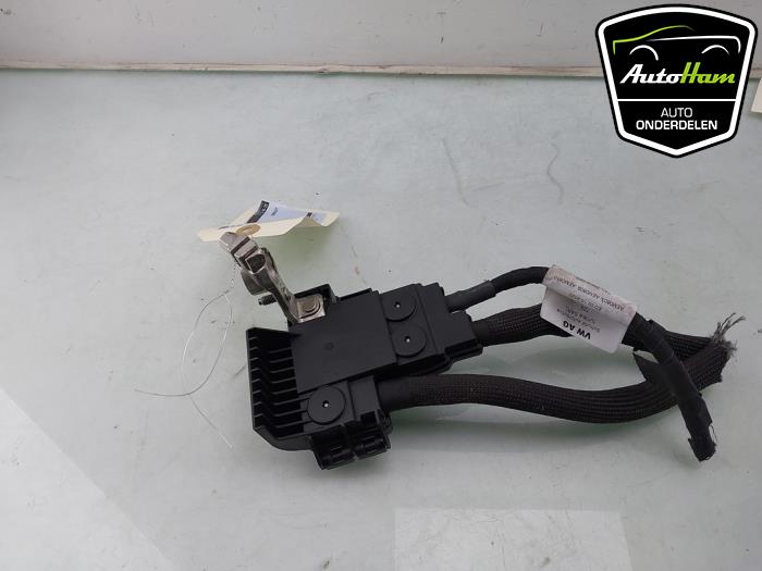 Używane Biegun akumulator Audi A3 Limousine (8YS) 1.0 30 TFSI 12V Mild Hybrid Cena € 25,00 Procedura marży oferowane przez AutoHam