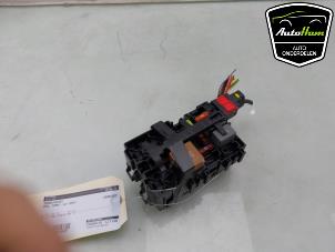 Usagé Boîte à fusibles Opel Combo Cargo 1.5 CDTI 100 Prix € 36,30 Prix TTC proposé par AutoHam