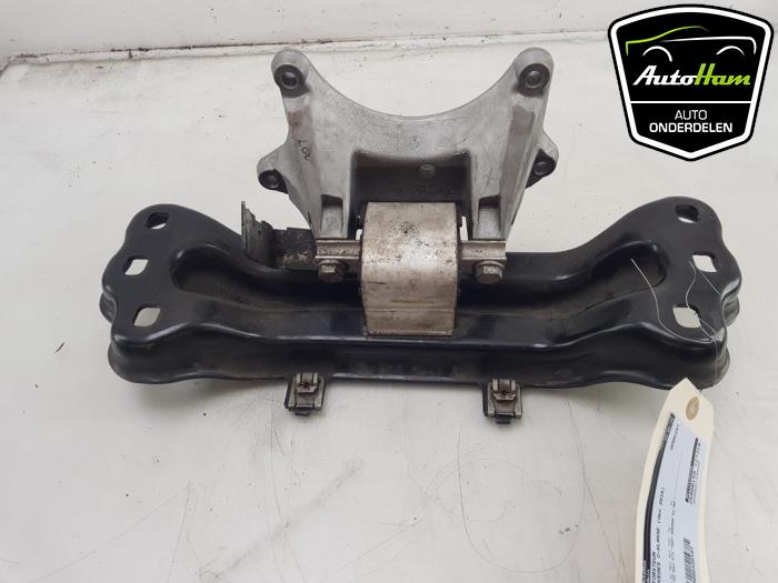 Used Engine mount Mercedes C (W205) C-350 e 2.0 16V Price € 15,00 Margin scheme offered by AutoHam