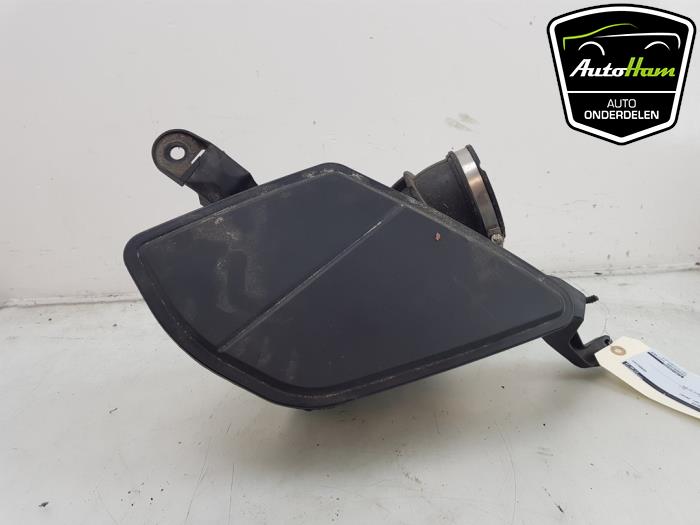Begagnade Luftfilterhus BMW 5 serie Touring (G31) 520i 2.0 TwinPower Turbo 16V Pris € 25,00 Marginaltabell erbjuds av AutoHam