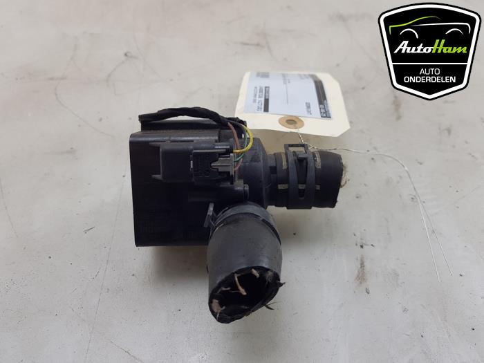 Begagnade Extra vattenpump Audi A5 Sportback (F5A/F5F) 2.0 40 TFSI Mild Hybrid 16V Pris € 10,00 Marginaltabell erbjuds av AutoHam