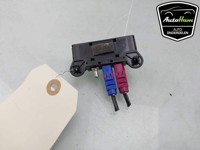 GPS antenna Mercedes E E-220d 2.0 Turbo 16V - A2139055201