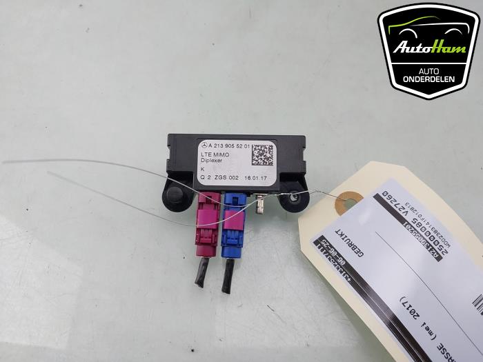 Używane Antena GPS Mercedes E (C238) E-220d 2.0 Turbo 16V Cena € 20,00 Procedura marży oferowane przez AutoHam