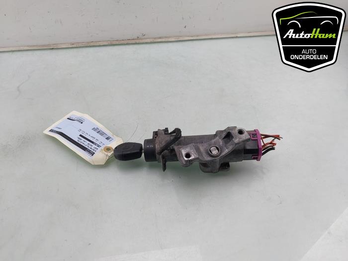 Używane Stacyjka + Kluczyk Seat Ibiza III (6L1) 1.4 16V 85 Cena € 25,00 Procedura marży oferowane przez AutoHam
