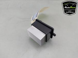 Used Heater resistor Opel Vivaro 2.0 CDTI 122 Price € 36,30 Inclusive VAT offered by AutoHam