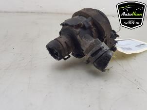 Usados Bomba de agua Volkswagen Caddy IV 2.0 TDI 102 Precio € 30,25 IVA incluido ofrecido por AutoHam