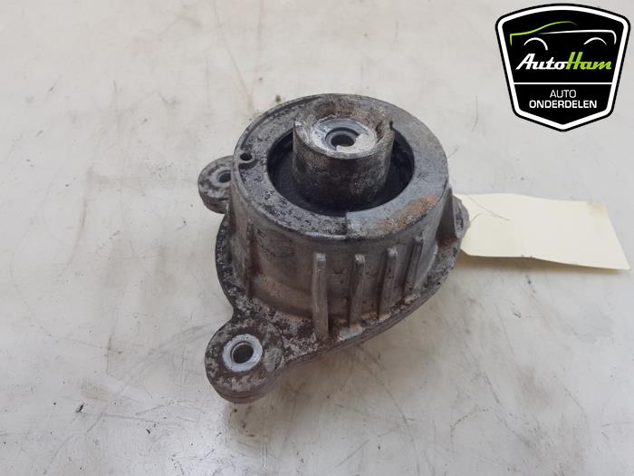 Used Engine mount Mercedes Vito (447.6) 2.0 116 CDI 16V Price € 60,50 Inclusive VAT offered by AutoHam