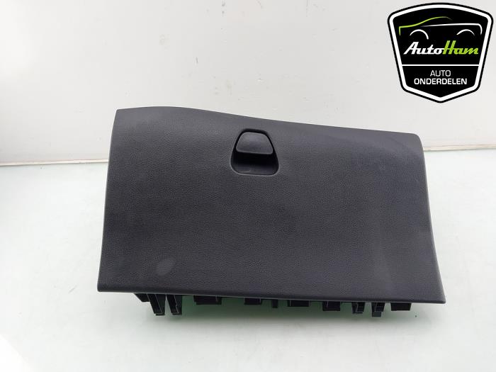 Begagnade Handskfack Toyota Aygo X 1.0 12V VVT-i Pris € 50,00 Marginaltabell erbjuds av AutoHam