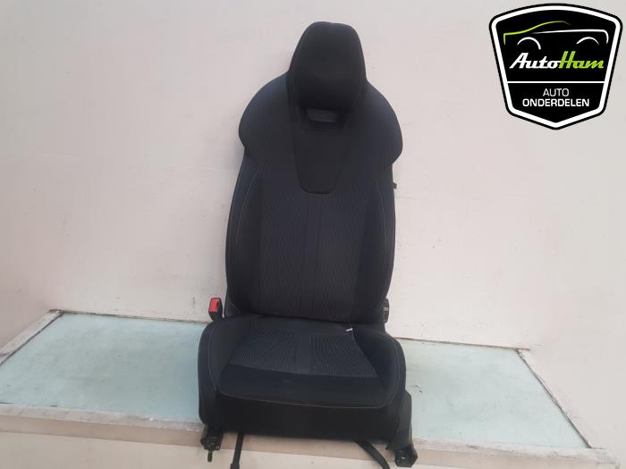 Używane Fotel lewy Skoda Octavia Combi (NXAC) 1.0 TSI 12V Cena € 250,00 Procedura marży oferowane przez AutoHam