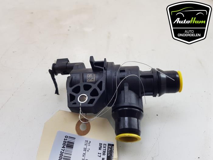 Begagnade Extra vattenpump BMW i7 (G70) eDrive50 106 kWh Pris € 20,00 Marginaltabell erbjuds av AutoHam