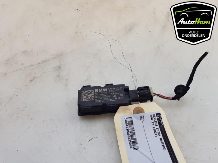 Używane Keyless Entry-Antena BMW i7 (G70) eDrive50 106 kWh Cena € 20,00 Procedura marży oferowane przez AutoHam