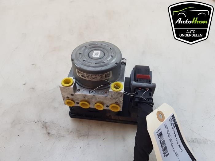 Begagnade ABS-pump Skoda Octavia Combi (NXAC) 1.0 TSI 12V Pris € 125,00 Marginaltabell erbjuds av AutoHam