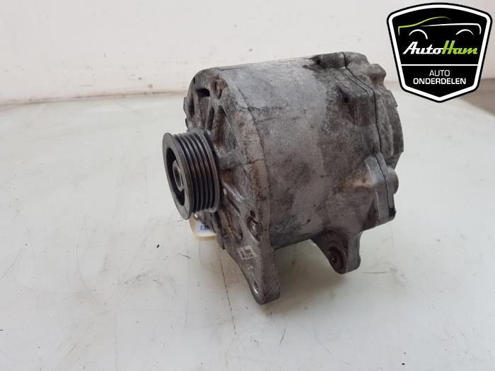 Dynamo van een Audi RS 6 Avant (C7) 4.0 V8 TFSI 32V 2015