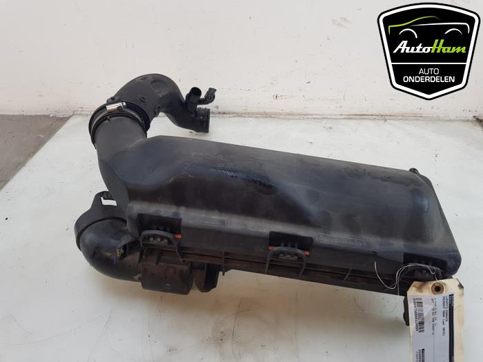 Begagnade Luftfilterhus Peugeot 5008 I (0A/0E) 1.6 THP 16V Pris € 25,00 Marginaltabell erbjuds av AutoHam