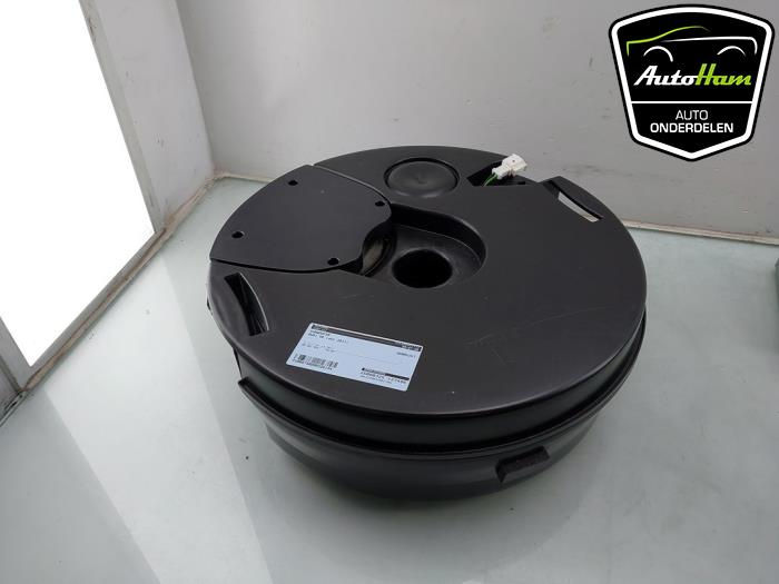 Używane Subwoofer Audi Q5 (8RB) 2.0 TFSI 16V Quattro Cena € 50,00 Procedura marży oferowane przez AutoHam