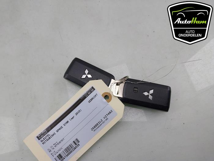 Używane Klucz Mitsubishi Space Star (A0) 1.2 12V Cena € 50,00 Procedura marży oferowane przez AutoHam