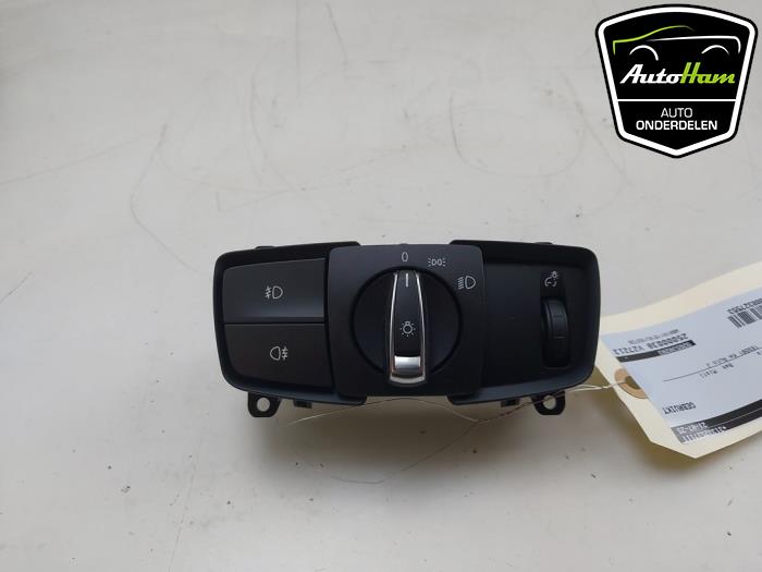 Używane Przelacznik swiatel BMW 1 serie (F20) 116i 1.6 16V Cena € 45,00 Procedura marży oferowane przez AutoHam