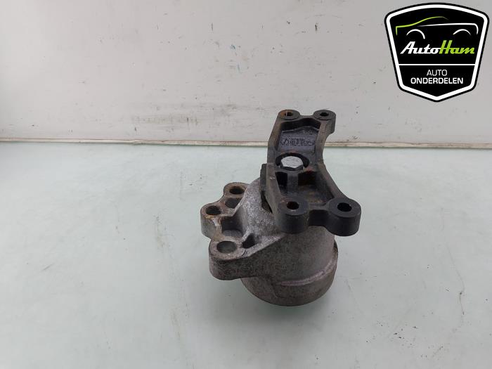 Engine mount from a Ford Transit 2.2 TDCi 16V 2015