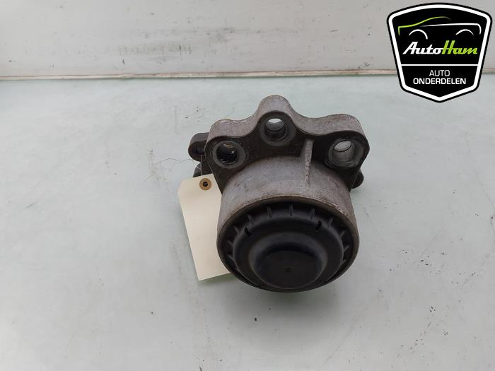 Engine mount from a Ford Transit 2.2 TDCi 16V 2015