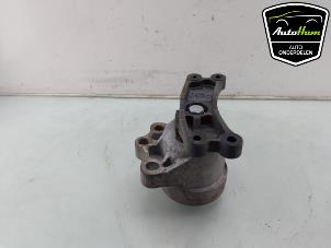 Engine mount from a Ford Transit 2.2 TDCi 16V 2015
