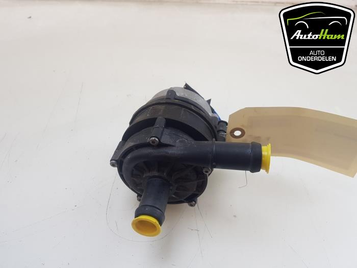 Begagnade Extra vattenpump Volvo XC40 (XZ) Recharge 70 kWh Pris € 20,00 Marginaltabell erbjuds av AutoHam