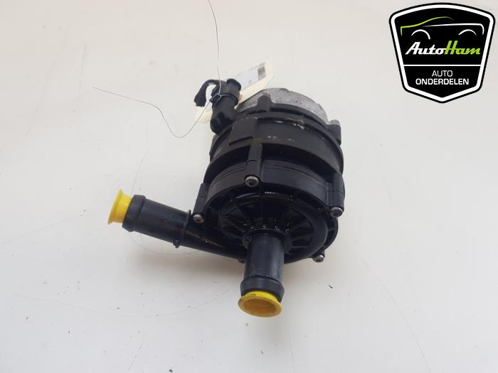 Begagnade Extra vattenpump Volvo XC40 (XZ) Recharge 70 kWh Pris € 30,00 Marginaltabell erbjuds av AutoHam