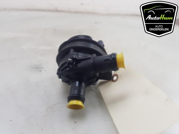 Begagnade Extra vattenpump Volkswagen Polo VI (AW1) 1.0 TSI 12V Pris € 20,00 Marginaltabell erbjuds av AutoHam