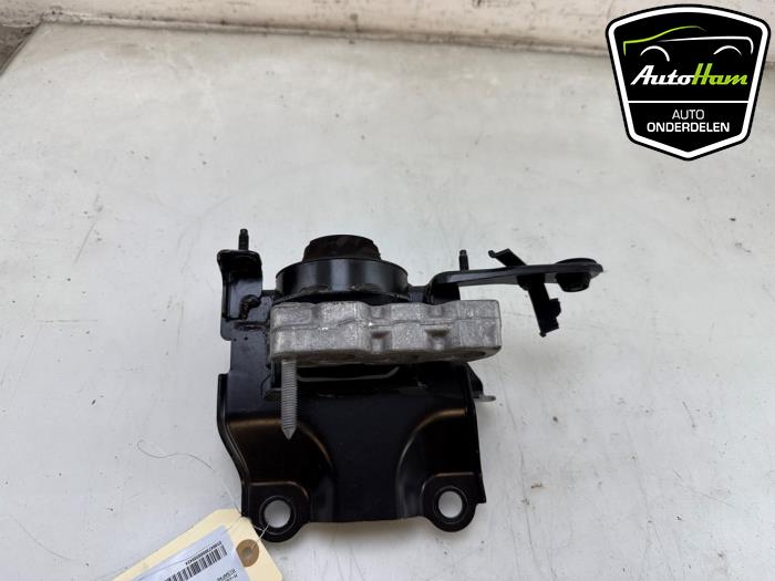 Used Engine mount Toyota Yaris Cross (PB1/PJ1) 1.5 12V Hybrid 115 Price € 30,00 Margin scheme offered by AutoHam