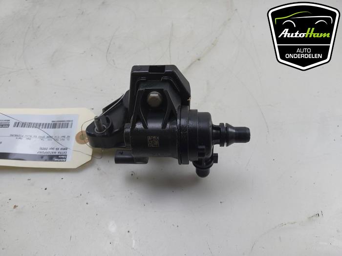 Begagnade Extra vattenpump BMW X5 (G05) xDrive50e 3.0 24V Pris € 15,00 Marginaltabell erbjuds av AutoHam