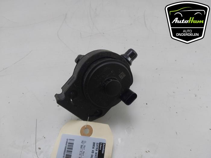 Begagnade Extra vattenpump BMW X5 (G05) xDrive50e 3.0 24V Pris € 15,00 Marginaltabell erbjuds av AutoHam