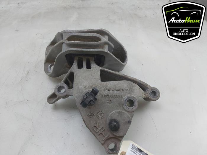 Used Engine mount Nissan Qashqai (J11) 1.3 DIG-T 160 16V Price € 50,00 Margin scheme offered by AutoHam