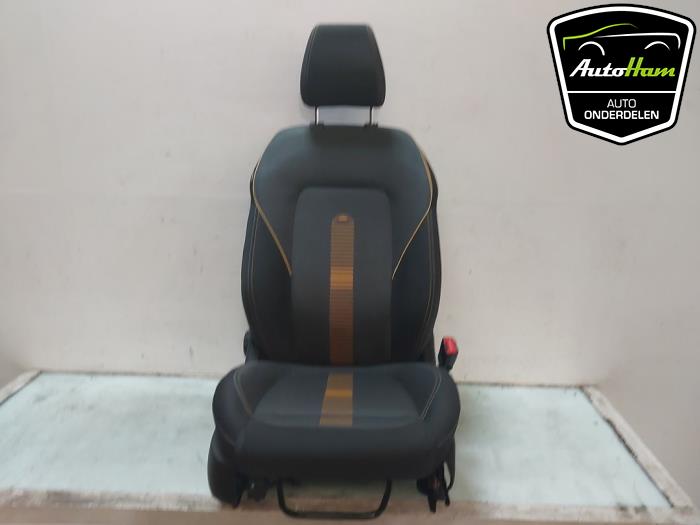 Używane Fotel prawy Ford Fiesta 7 1.0 EcoBoost 12V 100 Cena € 200,00 Procedura marży oferowane przez AutoHam