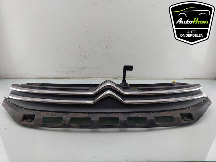 Używane Grill Citroen C3 (SX/SW) 1.2 12V e-THP PureTech 110 Cena € 95,00 Procedura marży oferowane przez AutoHam