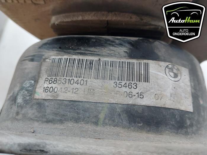 Engine mount from a BMW X5 (F15) xDrive 35d 3.0 24V 2015