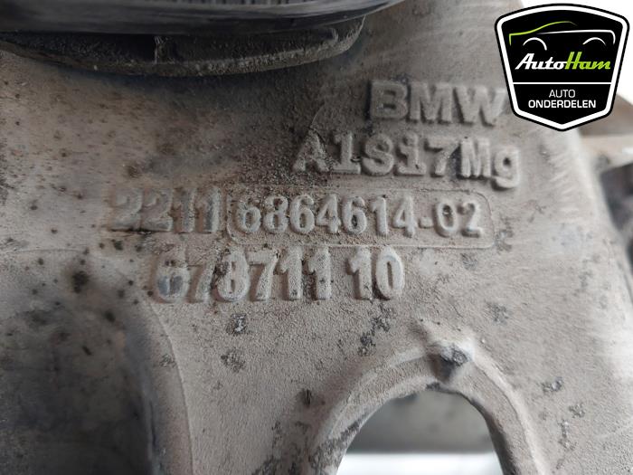 Engine mount from a BMW X5 (F15) xDrive 35d 3.0 24V 2015