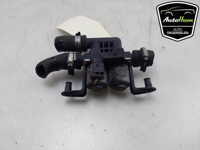Begagnade Extra vattenpump BMW X5 (F15) xDrive 35d 3.0 24V Pris € 25,00 Marginaltabell erbjuds av AutoHam