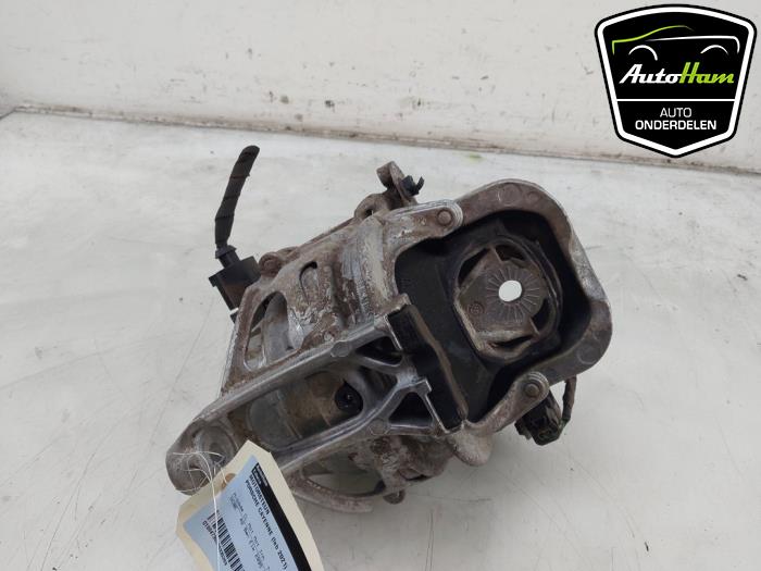 Used Engine mount Porsche Cayenne III (9YA) 3.0 V6 24V Turbo E-Hybrid Price € 250,00 Margin scheme offered by AutoHam