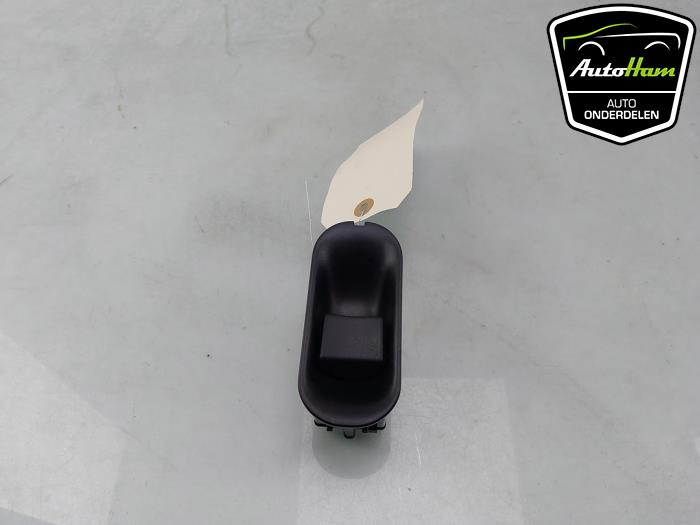 Używane Przelacznik Porsche Macan (95B) 2.0 16V Turbo Cena € 15,00 Procedura marży oferowane przez AutoHam