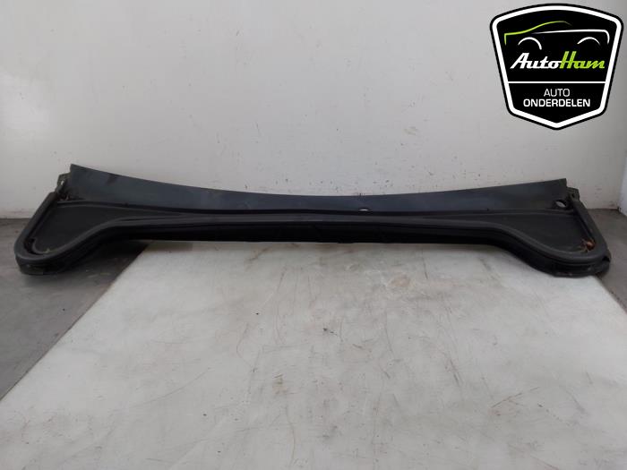 Używane Parawan Ford Focus 4 1.0 Ti-VCT EcoBoost 12V 125 Cena € 50,00 Procedura marży oferowane przez AutoHam